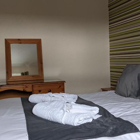 Crown Hotel Langholm Kültér fotó