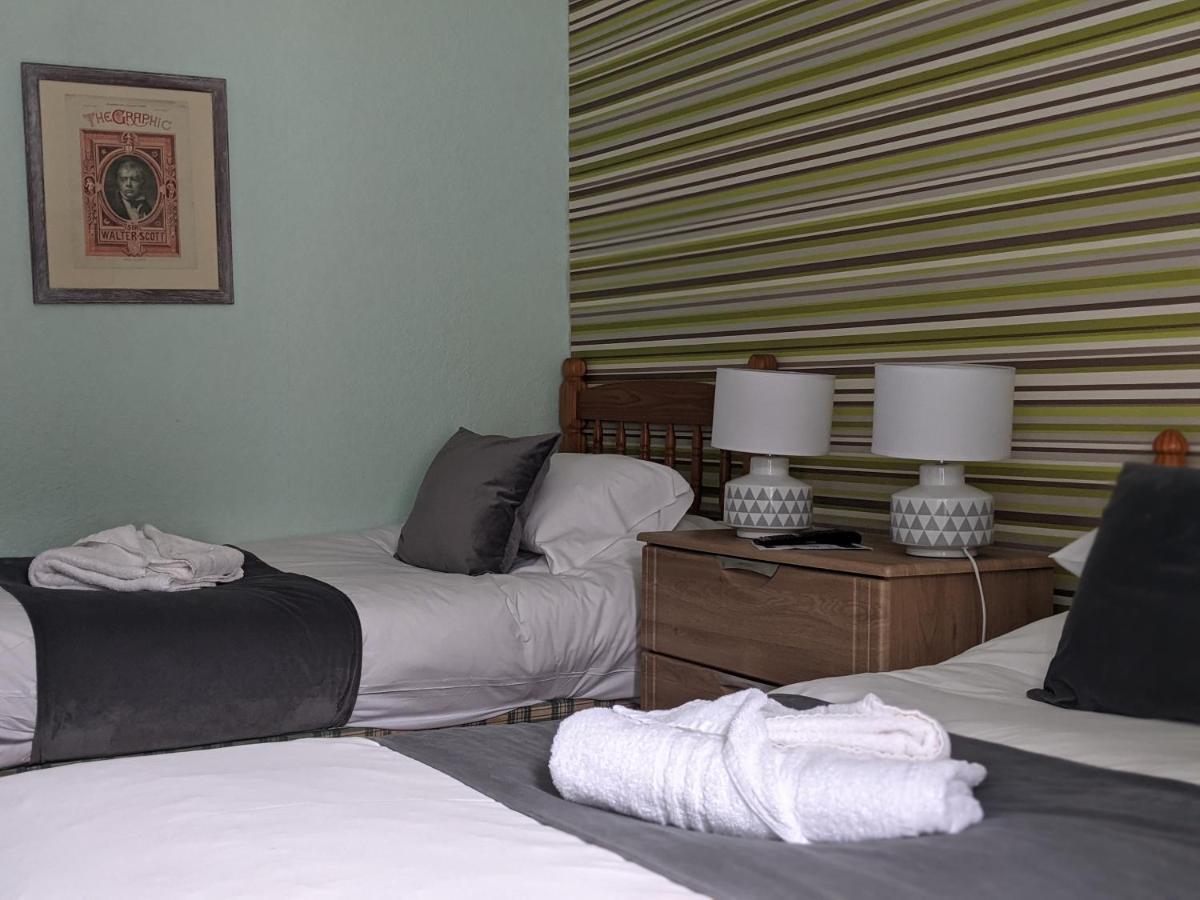 Crown Hotel Langholm Kültér fotó
